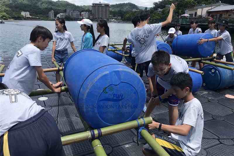  日月潭SUP立式船槳 天鵝船 自力造筏 幸福日月潭水上活動體驗