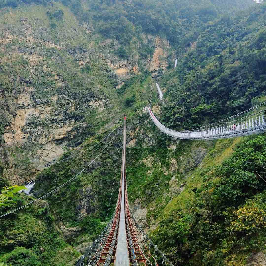 日月潭私房景點 雙龍瀑布七彩吊橋 雙龍彩虹吊橋 水源吊橋 雙龍瀑布 南投信義鄉