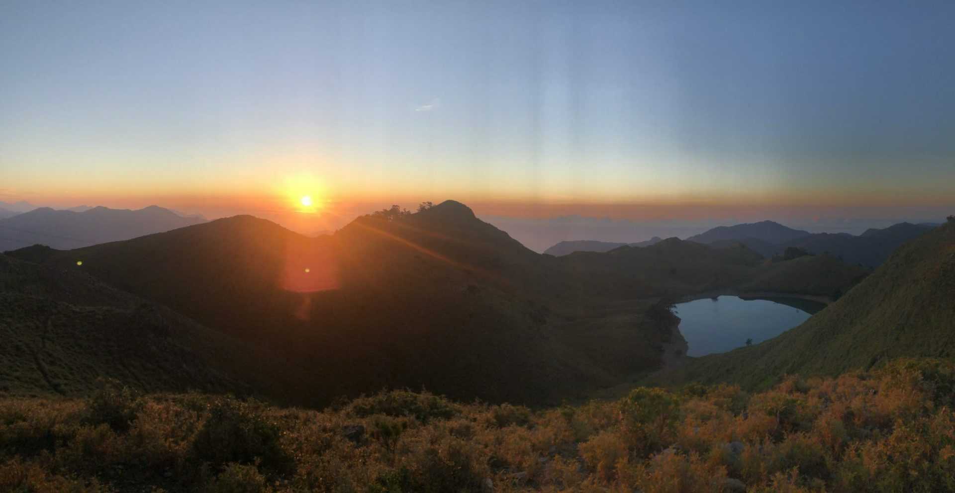 丹大林道 | 七彩湖日出