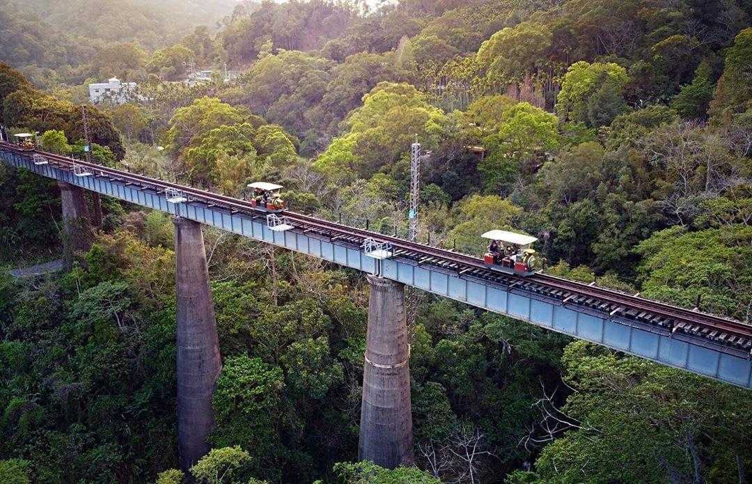 苗栗舊山線鐵道自行車，是非常受歡迎的旅遊景點