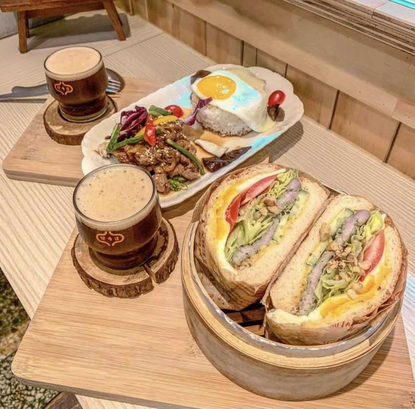 - 台中美食 2022台中美食|高評價14 間台中必吃餐廳《鍋物、燒肉、咖啡廳、早午餐、小吃》通通有 (2022/1月更新) 2022 美食餐廳 台中隱藏美食 附近美食 台中必吃美食