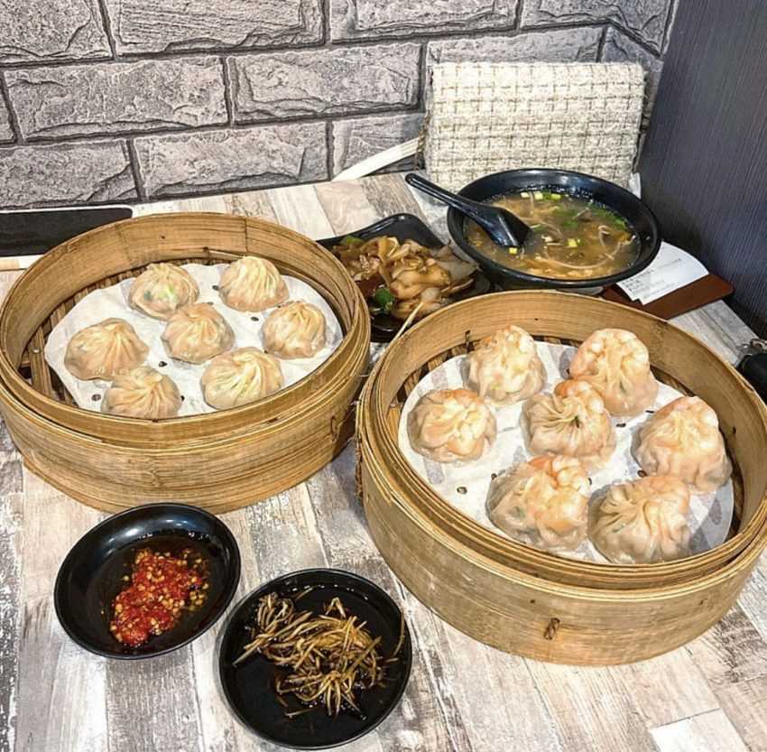 - 台中美食 2022台中美食|高評價14 間台中必吃餐廳《鍋物、燒肉、咖啡廳、早午餐、小吃》通通有 (2022/1月更新) 2022 台中美食懶人包 平價美食