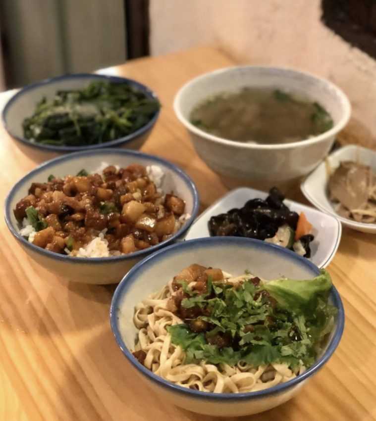 - 台中美食 2022台中美食|高評價14 間台中必吃餐廳《鍋物、燒肉、咖啡廳、早午餐、小吃》通通有 (2022/1月更新) 2022 台中必吃小吃2021 台中小吃 台中美食小吃 平價美食