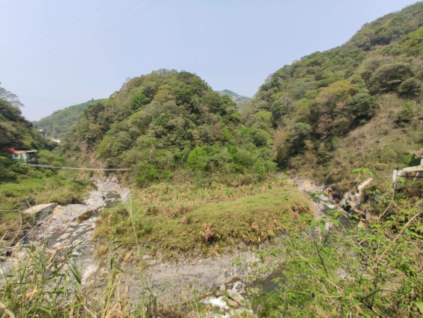 廬山溫泉|探訪失落秘境,廬山老街現況還能去玩嗎|野溪泡湯、住宿推薦 2023 廬山那羅灣溪