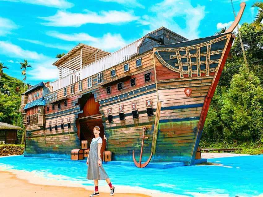 南投景點 海盜村景觀彩繪園區|超真實海盜船、VR遊樂設施、3D彩繪牆,走進中古世紀的歐洲小鎮|順遊竹山老街美食 2025 海盜村景觀彩繪園區|超真實海盜船、VR遊樂設施、3D彩繪牆,走進中古世紀的歐洲小鎮|順遊竹山老街美食