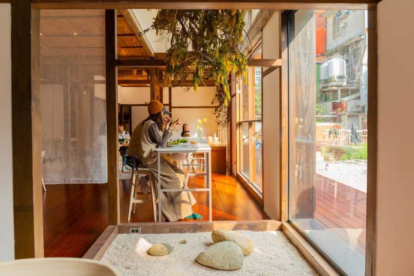 讓民眾在日式古蹟中，享受現代化的料理與咖啡