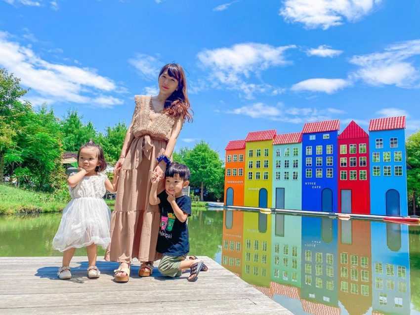 宜蘭景點推薦|冬山景點|伊格魯童話森林是位於宜蘭冬山鄉的景觀咖啡廳,擁有許多親子空間及拍照造景,哥本哈根的美人魚銅像、新港運河Nyhavn彩色船塢、絕美極光冰屋等超夢幻的童話場景,呈現出與外景一致的聖誕北歐童話風格 宜蘭景點推薦|冬山景點|伊格魯童話森林是位於宜蘭冬山鄉的景觀咖啡廳,擁有許多親子空間及拍照造景,哥本哈根的美人魚銅像、新港運河Nyhavn彩色船塢、絕美極光冰屋等超夢幻的童話場景,呈現出與外景一致的聖誕北歐童話風格