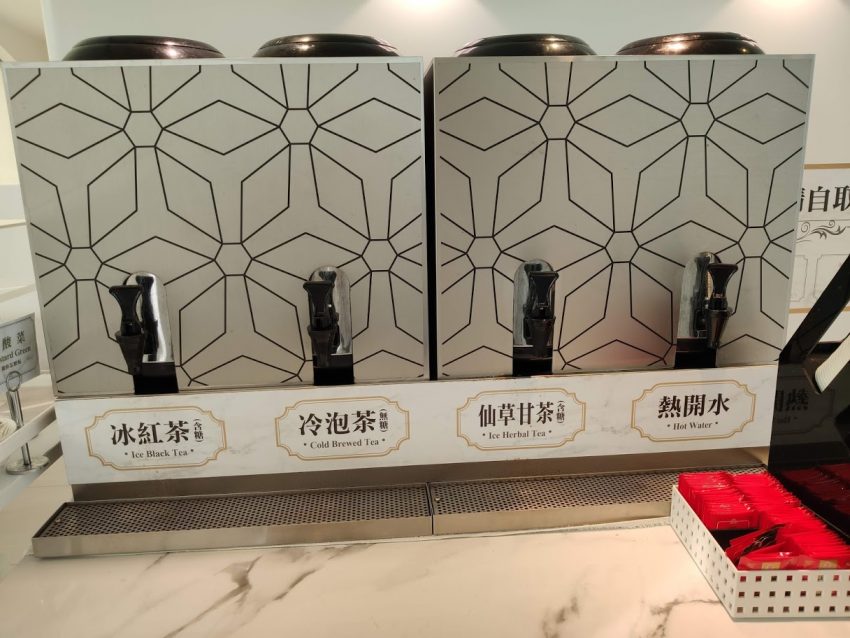 赤鬼牛排 台中赤鬼牛排|體驗高CP炙燒牛排餐廳【菜單、價格、評價、優惠餐券】 赤鬼牛排 2023 赤鬼牛排飲料吧