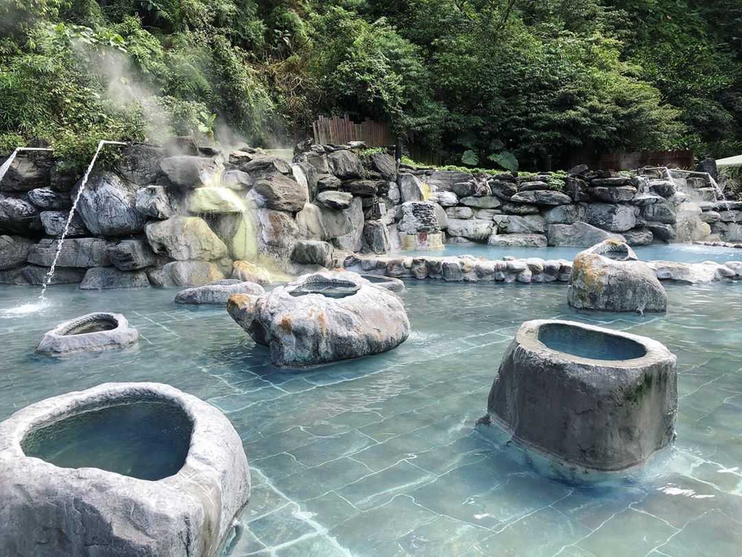 清水地熱 《 宜蘭鳩之澤溫泉 》太平山溫泉攻略!漫步太平山呼吸芬多精,煮溫泉蛋、泡湯金促咪,秋冬住宿輕旅行首選 清水地熱 2023 宜蘭鳩之澤溫泉 露天溫泉SPA、巨大石頭湯