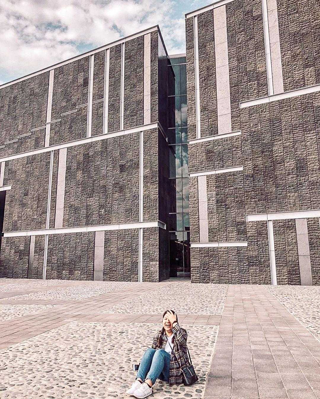 圖片來源:IG @cw.208 台南打卡景點 玄武石材外牆