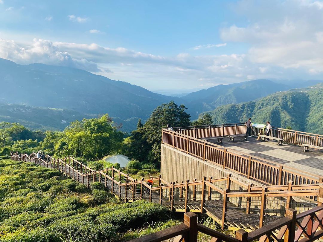 - 嘉義景點推薦 嘉義景點推薦|精選10 個嘉義踏青景點,嘉義旅遊不再只有阿里山囉! 2021 ▸旅遊情報, ▸嘉義景點, 博物館, 嘉義市, 景點 三隻小豬, 嘉義, 嘉義必遊景點, 太平雲梯, 故宮南院, 新嘉大昆蟲館, 昭和十八J18, 檜意森活村 2021