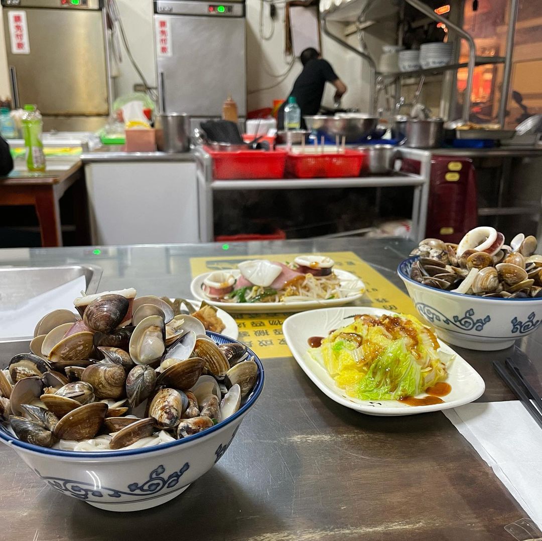 ▸旅遊情報, ▸桃園景點, 伴手禮, 美食 中原夜市, 中壢, 中壢夜市, 中壢必吃, 中壢必吃 美食, 中壢火車站, 中壢美食, 中壢美食 必吃, 中壢美食名單, 內壢, 內壢美食, 好滋味海鮮麵, 客庄券, 小吃, 巷弄美食, 必吃, 桃園美食 2021