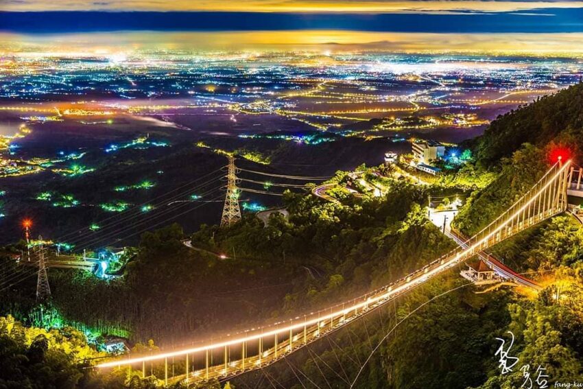 嘉義夜景推薦 |#4 望風亭(梅山36彎) 嘉義夜景推薦 |#4 望風亭(梅山36彎)
