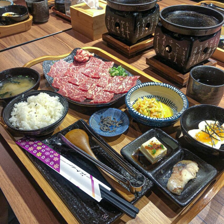 板橋美食 江子翠美食 阿彤北 和牛 海鮮 燒肉 燒烤 日本料理 日式 板橋美食餐廳|板橋江子翠美食|阿彤北和牛海鮮燒肉(板橋江子翠店)| 和牛燒肉, 日本正宗A5和牛, 江子翠捷運附近的阿彤北和牛海鮮燒肉,高CP值燒肉套餐, 生食級海鮮, 美國安格斯牛、西班牙國寶伊比利豬、澳洲巧克力和牛與牛舌等高級肉品, 推薦板橋好吃的燒肉
