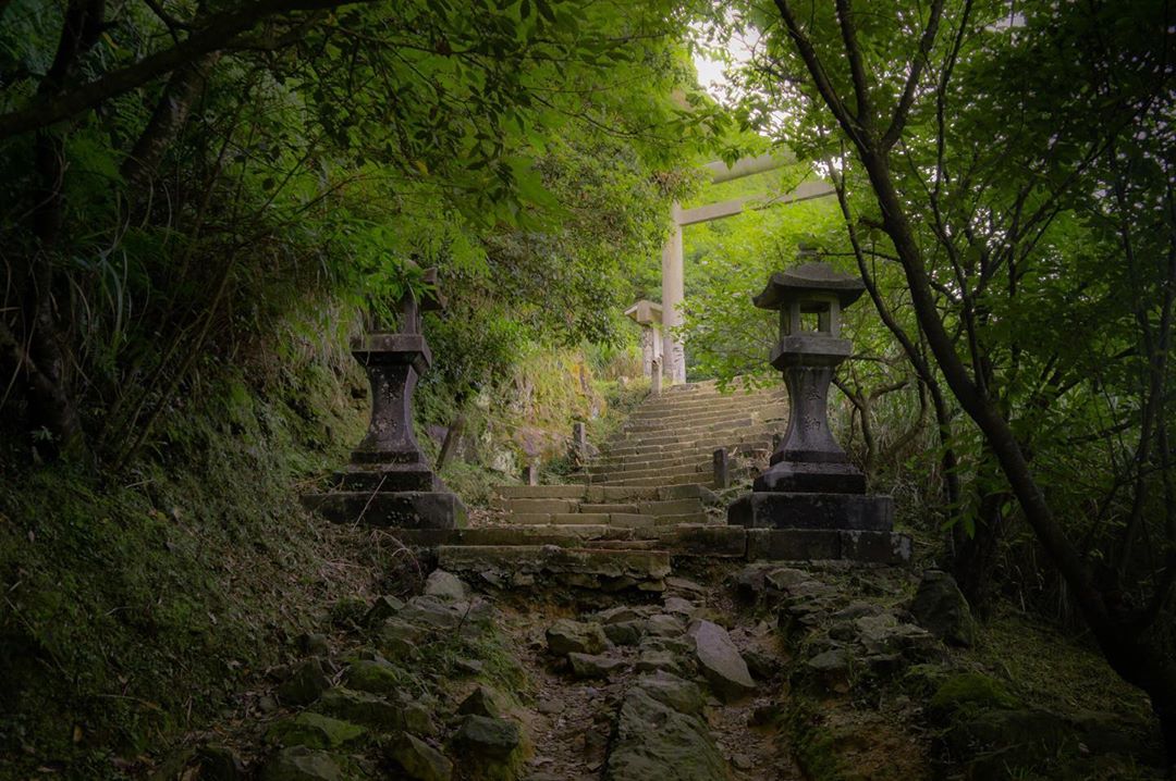  金瓜石神社,黃金神社,鳥居,石燈籠