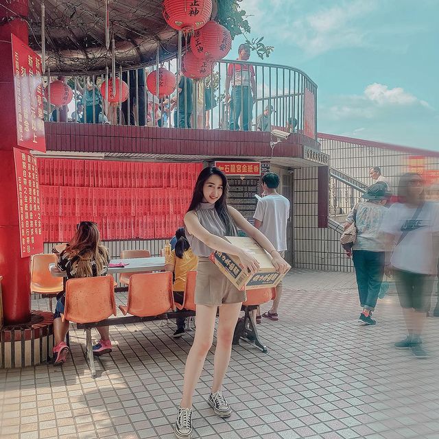 中寮石龍宮 泡麵土地公|南投中寮石龍宮|用泡麵拜拜? 還有免費泡麵可以吃!業績冒泡必朝聖的土地公廟 中寮石龍宮 2023 泡麵土地公|南投中寮石龍宮