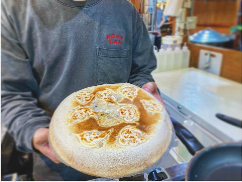 台中美食| 富地市場 |最美夜市就在草悟道,10 個必吃美食推薦 5 富地市場製餃研所冰花煎餃
