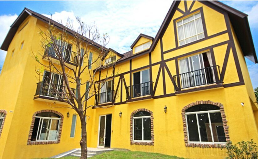 新竹民宿 城隍廟旁吃飽飽 雪霸公園雲海美景 全自助式bnb 入住傳統三合院 精選超過10間新竹特色民宿