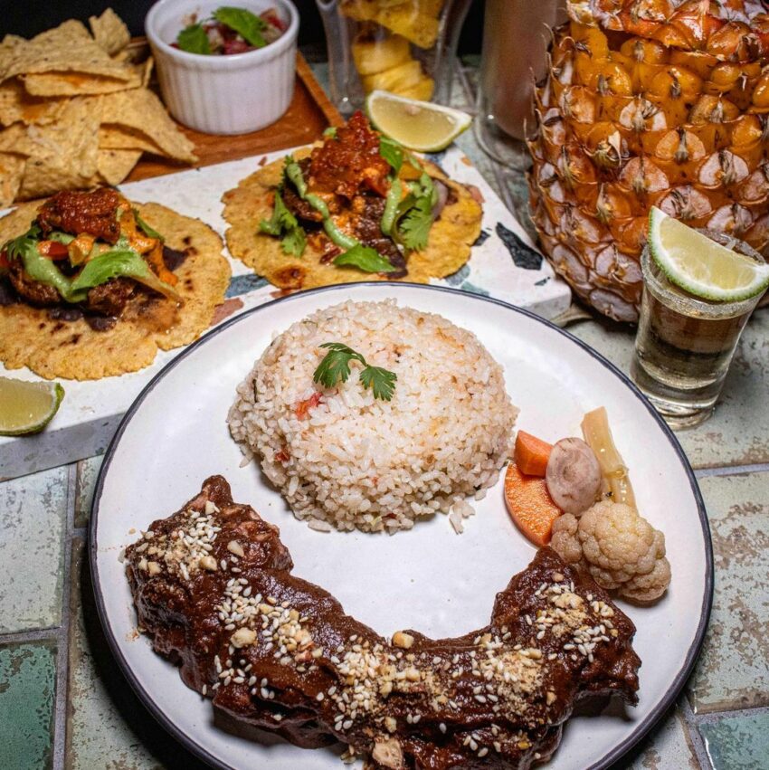 - 台中美食 台中美食|高評價14 間台中必吃餐廳《鍋物、燒肉、咖啡廳、早午餐、小吃》通通有 (2021/8月更新) 2021 台中最新美食, 台中異國料理 台中美墨料理