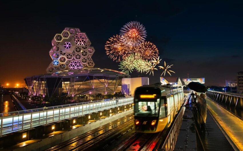 2021國慶煙火在高雄!國慶煙火將在高雄港施放,施放面寬超過3公里,從北邊的壽山,到鼓山、鼓山、鹽埕愛河、苓雅、前金、小港到旗津,都能看到國慶焰火! 2021國慶煙火在高雄!國慶煙火將在高雄港施放,施放面寬超過3公里,從北邊的壽山,到鼓山、鼓山、鹽埕愛河、苓雅、前金、小港到旗津,都能看到國慶焰火!