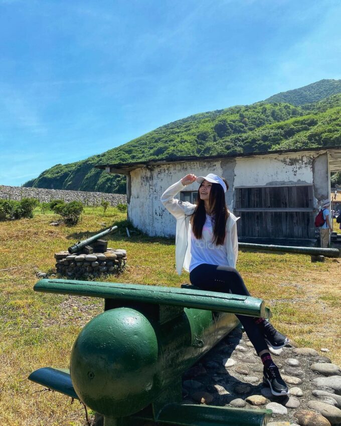 宜蘭龜山島 | 居民生活過的房子遺跡則被保留了下來。如今來到龜山島，遊客仍能看到些許早已破舊的民宅。