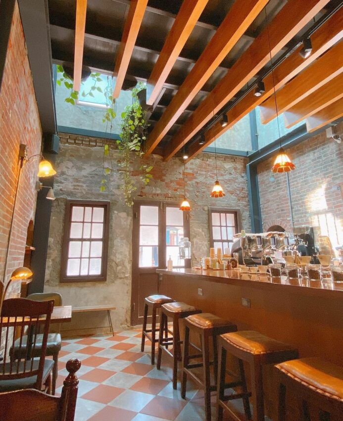 - 鹿港美食 鹿港美食 |精選10家鹿港特色美食,網羅地方小吃、必吃餐廳以及網美甜點! 2021 ▸彰化景點, ▸旅遊情報, 人氣店家, 美食, 鹿港鎮 小吃, 必吃, 餐廳, 鹿港第一市場, 鹿港美食, 鹿港老街 2021