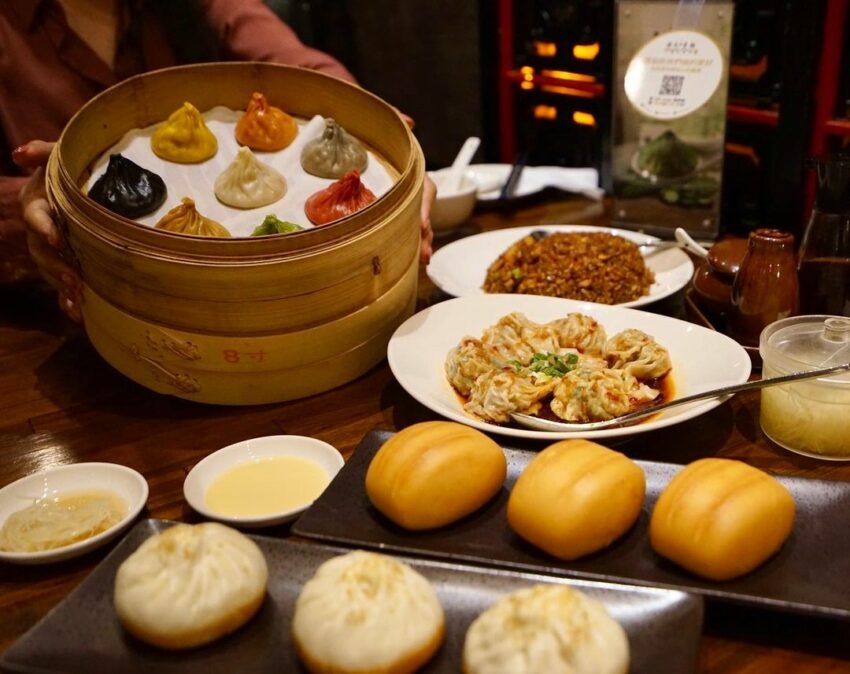 台北美食｜五星高級餐廳｜樂天皇朝｜中式料理推薦, 八色小籠包, 推薦台北好吃的中式料理、高級餐廳