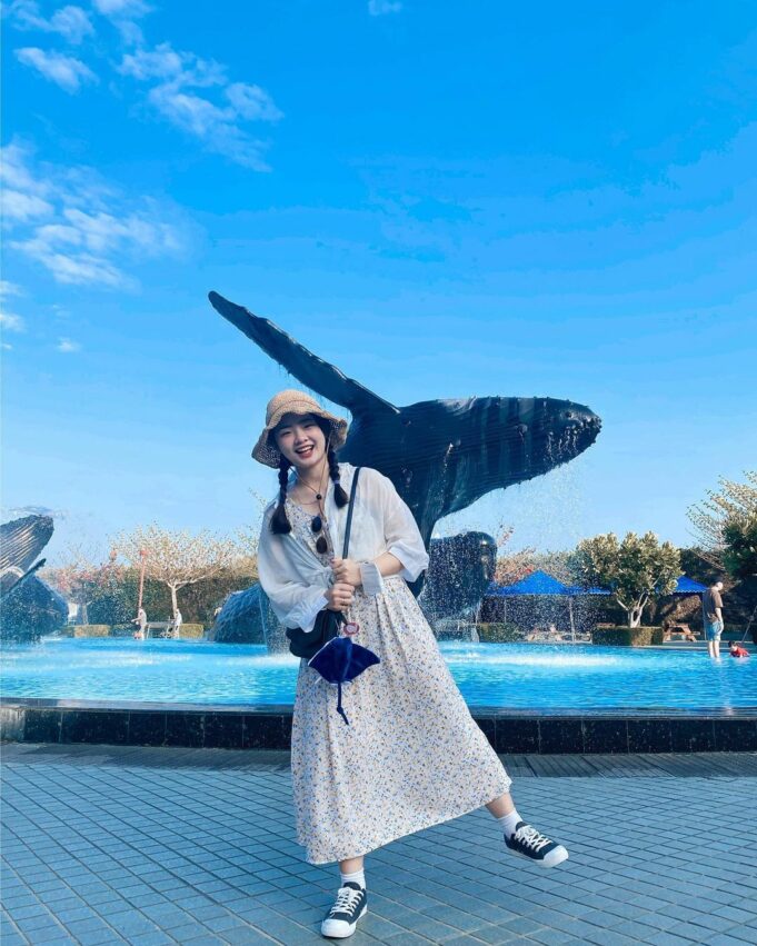 從小到大戶外教學必去的屏東國立海洋生物博物館,除了漫步在壯觀的海底隧道與海洋生物小白鯨、企鵝可愛互動,還多了不少新設施,不僅耗資打造VR體驗館、巨大海藻缸,暑假期間還推出限定活動璀璨之海,把海生館變得更豐富多彩 屏東海生館
