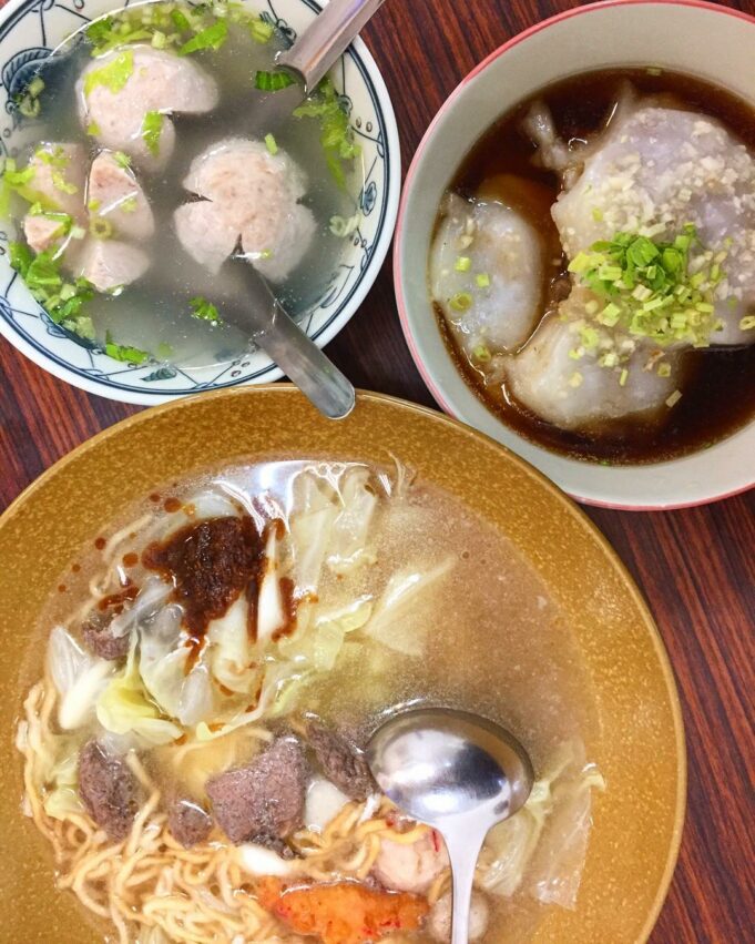 潮州美食｜潮州美食_潮州錦記肉圓_一顆只要12元的文記肉圓，清蒸口感吃的到鮮甜，一大碗湯只要20元，超級佛心。