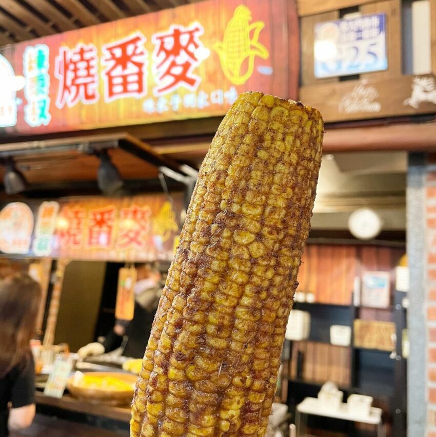 花蓮東大門夜市｜東大門夜市16間必吃夜市美食推薦！附近景點也一次報給你知～練黍叔燒番麥 