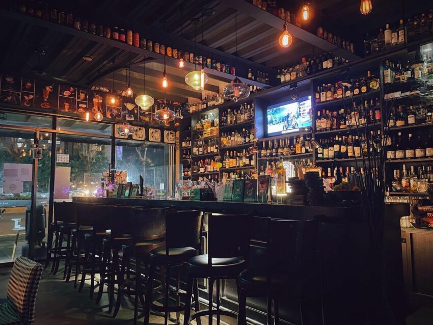 新竹酒吧｜BAR SPEAKEASY,新竹酒吧,新竹酒吧推薦,
新竹運動酒吧,
新竹pub,
新竹市酒吧,
酒吧新竹,
新竹酒吧dcard,
新竹酒吧暢飲,
新竹調酒,
新竹音樂酒吧,
新竹喝酒的地方,
新竹駐唱酒吧,
新竹經國路酒吧,
新竹世足酒吧,
新竹推薦酒吧,
新竹市區酒吧,
新竹唱歌酒吧,
新竹公關酒吧,
新竹酒吧2023,
新竹酒吧唱歌,
新竹日式酒吧,
新竹跨年酒吧,
新竹pub推薦,
新竹爵士酒吧,
新竹調酒喝到飽,
新竹鋼琴酒吧,
新竹暢飲酒吧,
新竹酒吧跨年,
運動酒吧新竹,
新竹酒吧世足,
世足酒吧新竹,
新竹調酒外帶,