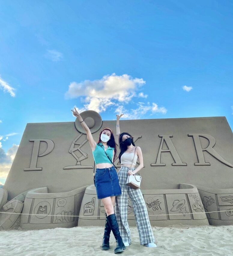 福隆海水浴場一向是北台灣民眾的玩水聖地，觀賞福隆沙雕的同時，也可同時體驗風帆、獨木舟…等多樣水上活動，與朋友一起享受夏季的熱情溫度。