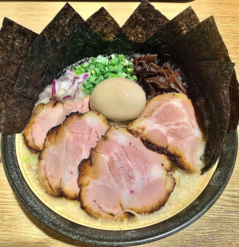 彩虹市集初ui拉麵