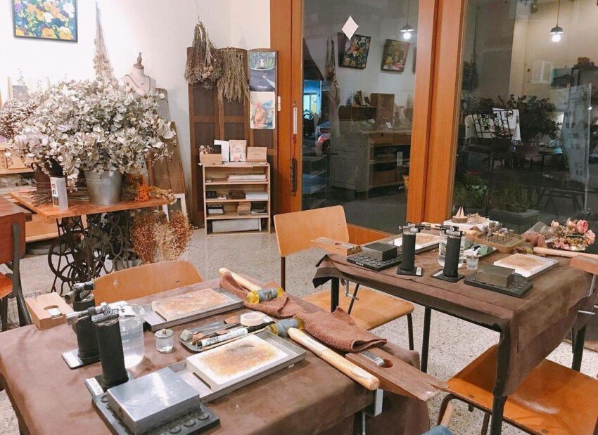 Choccy Metal Café 敲敲金工 Choccy Metal Café 敲敲金工新竹室內景點, 新竹景點室內, 新竹室內景點2023, 新竹室內親子景點, 新竹市內景點, 新竹下雨景點, 新竹雨天景點, 新竹室內景點情侶, 新竹室內親子, 新竹室內景點ptt, 新竹室內遊樂園, 新竹親子景點室內, 新竹下雨天好去處, 新竹好玩室內, 新竹室內活動, 室內景點新竹, 新竹市室內景點, 新竹室內行程, 新竹雨天約會, 新竹約會室內, 新竹親子室內景點, 新竹市景點室內, 新竹室內景點親子, 下雨天好去處新竹, 新竹室內約會, 新竹下雨好去處, 新竹室內景點2021, 新竹下雨天景點, 桃園新竹室內景點, 新竹下雨去處, 新竹下雨天去處, 新竹親子戶外, 新竹室內好玩, 新竹親子戶外景點, 新竹市內活動, 新竹桃園室內景點, 新竹室內一日遊, 新竹雨備景點, 新竹室內景點推薦, 新竹雨天親子景點, 新竹雨天去處, 新竹景點雨天, 新竹室內好去處, 雨天景點新竹, 新竹雨天好去處, 室內親子景點新竹, 新竹一日遊室內, 新竹室內溜滑梯, 室內活動新竹, 新竹室內娛樂, 新竹室內遊玩, 新竹室內親子景點2023, 新竹室內好玩的地方, 新竹好玩的地方室內, 新竹室內約會景點, 新竹室內玩, 雨天秘境新竹, 室內親子新竹, 室內遊樂園新竹,