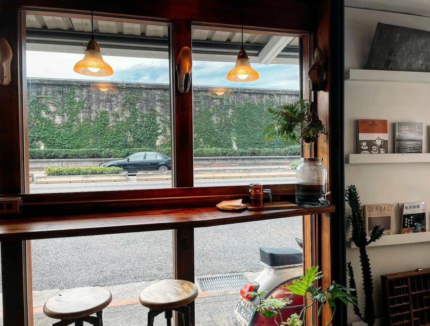 台北文青景點｜文青 耳邊風 老宅餐廳 老宅 迪化街 咖啡 甜點 台北文青 2021