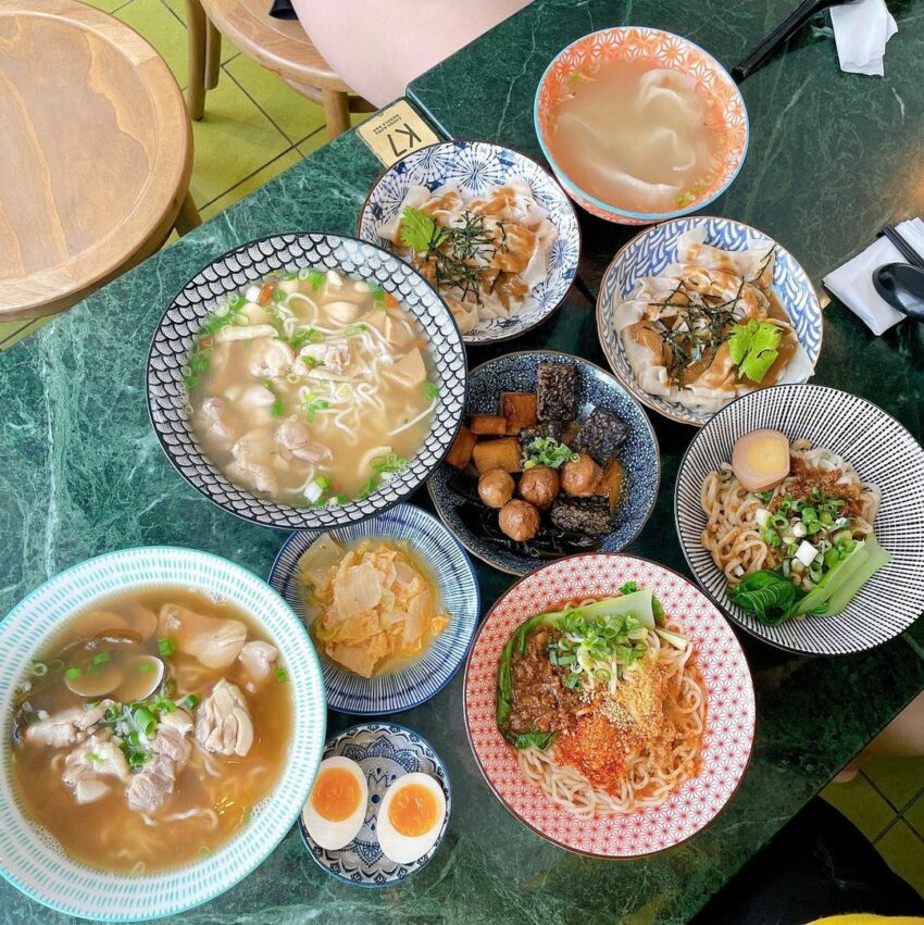 - 花蓮美食 2022花蓮美食推薦|22間在地經典小吃、人氣美食餐廳、花蓮觀光必吃攻略 2022 花蓮文創園區|成康飲食店 剝皮辣椒雞湯 民國路美食 花蓮文創 花創 文創園區 文青景點 花蓮景點 2021