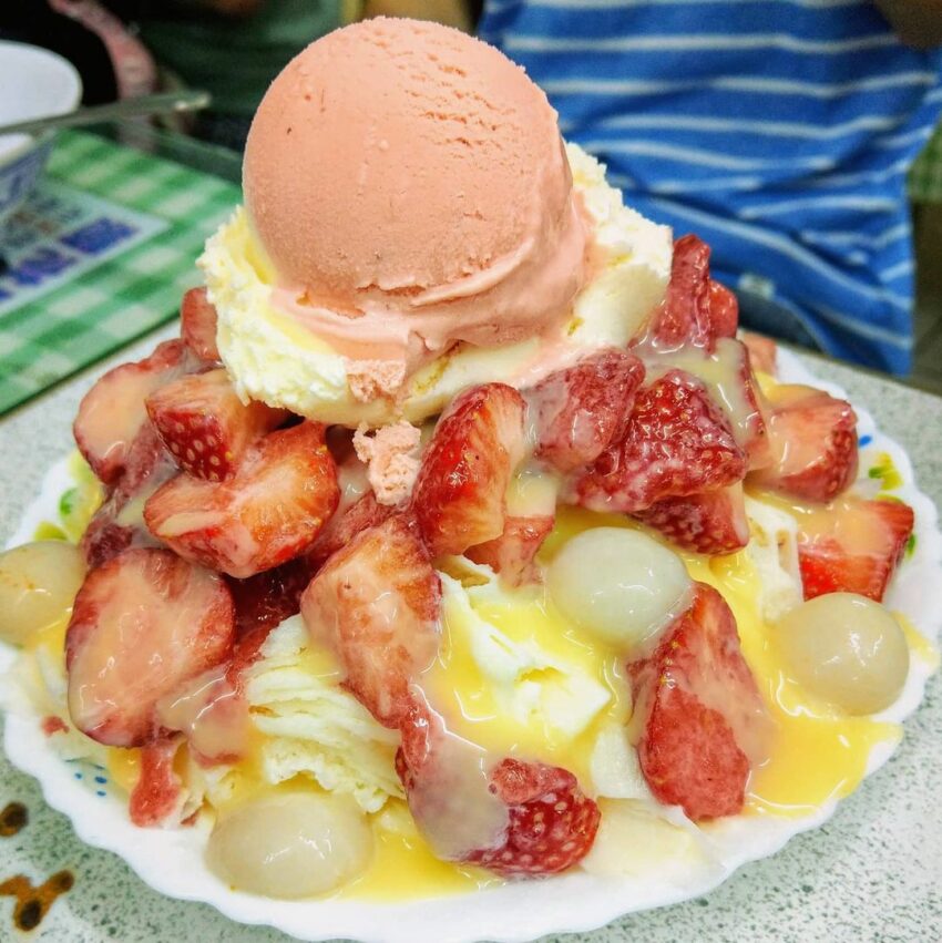 東港美食｜冰品、飲料│冰之家，季節限定的芒果冰和草莓冰，新鮮又便宜
