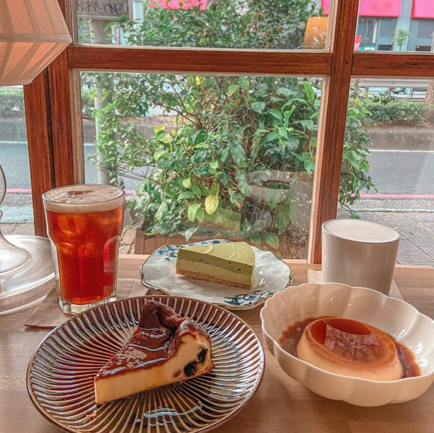 馤咖啡提供咖啡、手沖、花草茶飲、手工家鄉鹹派和蛋糕,點一塊蛋糕和一杯咖啡,坐在這就能享受一個寧靜的午後。 左營美食 馤咖啡食作