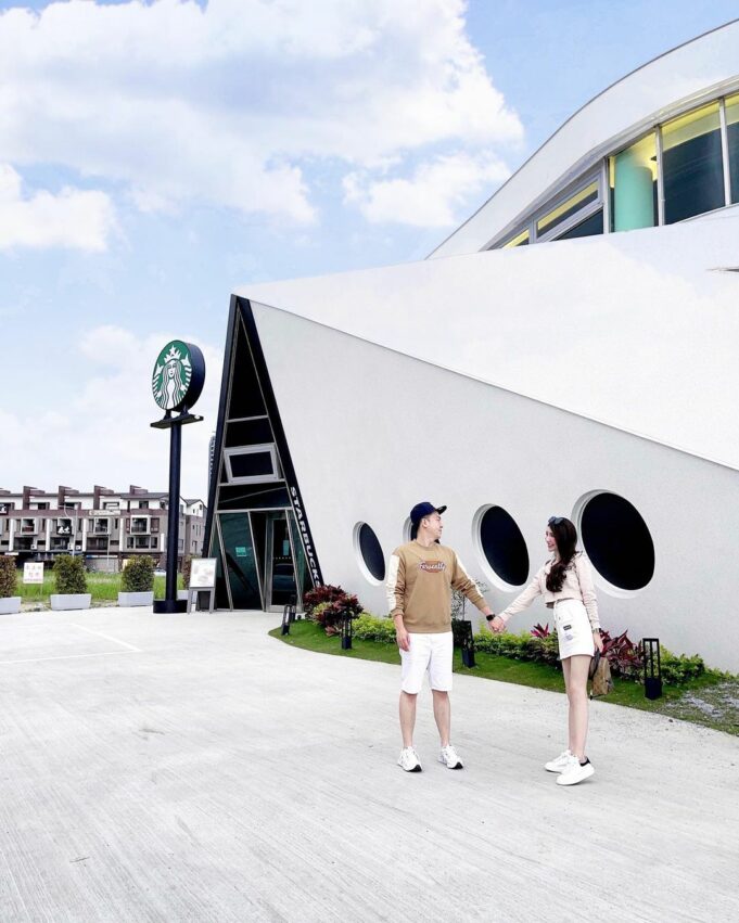 這裡還有頭城星巴克限定販售的馬克杯、餅乾禮盒以及遊艇手繪餅乾。 頭城景點 頭城星巴克
