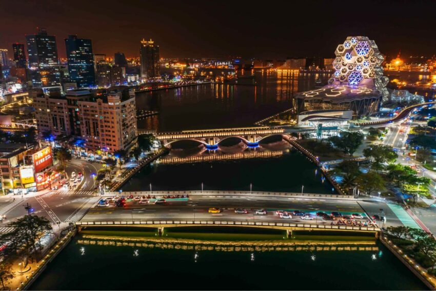 - 2022台灣燈會 2022台灣燈會在高雄|高雄燈會主燈、無人機、地點、時間、日期、交通接駁懶人包 2022 ▸高雄景點, ▸旅遊情報, ▸聖誕、跨年、春節, 活動 2022 台灣 燈會, 2022 台灣燈會, 2022 台灣燈會在高雄, 2022 燈會, 2022 臺灣燈會, 2022 高雄燈會, 2022Taiwan Lantern Festival, 2022台灣燈會, 2022台灣燈會在高雄, 2022燈會, 2022燈會主辦, 2022臺灣燈會, 2022臺灣燈會 在高雄, 2022臺灣燈會在高雄, 2022虎年, 2022虎年吉祥話, 2022高雄燈會, Kaohsiung, Kaohsiung city, Taiwan Lantern Festival, taiwan lantern festival 2022, Taiwan Lantern Festival202, YOUBIKE, 主燈, 元宵, 元宵節, 元宵節圖案, 光榮碼頭, 光雕, 公車, 南投燈會, 台中燈會, 台北燈會, 台北燈節, 台南燈會, 台灣 花燈, 台灣燈會, 台灣燈會 2022, 台灣燈會 主燈, 台灣燈會 英文, 台灣燈會2022, 台灣燈會主燈, 台灣燈會主燈主燈, 台灣燈會在高雄, 台灣燈會在高雄 2022, 台灣燈會在高雄2022, 台灣燈會地點, 台灣燈會展期, 台灣燈會時間, 台灣觀光, 哈瑪星, 哈瑪星鐵道, 嘉義燈會, 國內旅遊兩天一夜, 宜蘭燈會, 屏東燈會, 展燈, 彰化燈會, 情人節, 愛河, 愛河景點, 愛河橋, 愛河活動, 愛河灣, 愛河無人機, 愛河燈會, 捷運, 提燈, 新北燈會, 新春, 新竹燈會, 新竹花燈, 春節, 最新燈景, 桃園燈會, 棧貳庫, 渡輪, 港都, 無人機, 無人機地點, 無人機時間, 燈景, 燈會, 燈會 台北, 燈會 英文, 燈會 高雄, 燈會2022, 燈會主燈, 燈會展期, 燈會日期, 燈會時間, 燈會簡介, 燈籠, 燈總 高雄, 燈飾, 生肖, 真愛碼頭, 聚光高雄, 臺中燈會 2022