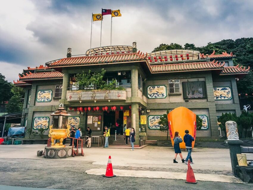 財神廟 財神爺這樣拜》全台9 間財神廟推薦,拜金山財神廟、迎財神、補財庫總整理! 財神廟 2023 財神 金山財神廟、財神、全台財神廟、財神廟推薦、財神廟、財神爺、金山財神廟、武財神、迎財神、補財庫