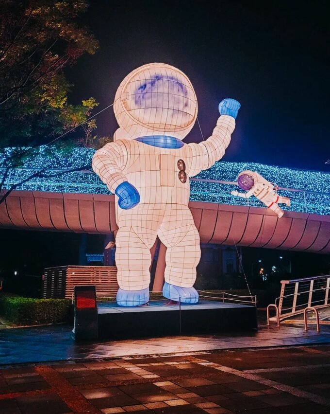 2022屏東燈節 2022屏東燈節|勝利星村、萬年溪、縣民公園三大燈區,史努比、春江獸超可愛! 2022屏東燈節 2022 2022屏東燈節 2022屏東燈節|勝利星村、萬年溪、縣民公園三大燈區,史努比、春江獸超可愛! 5 2022