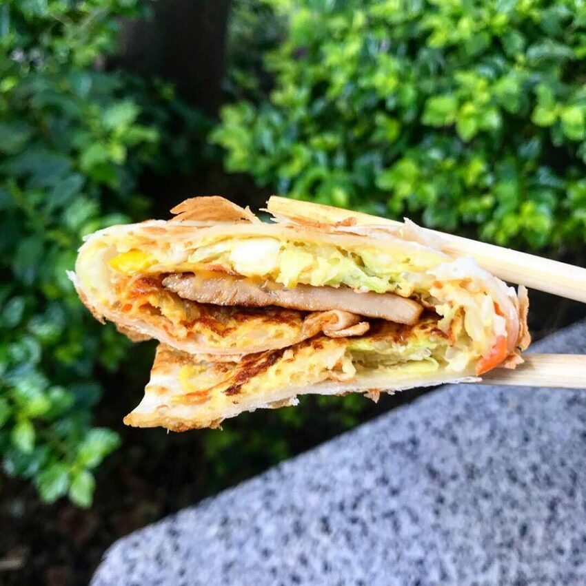 - 北車美食 台北車站美食|精選13間北車週邊美食餐廳,想買伴手禮也 OK! 2022 北車美食 蛋要酷手工蛋餅專賣店