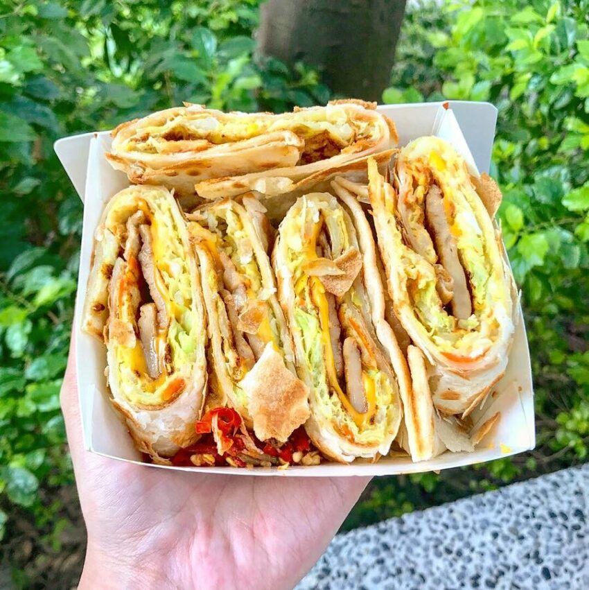 - 北車美食 台北車站美食|精選13間北車週邊美食餐廳,想買伴手禮也 OK! 2022 北車美食 蛋要酷手工蛋餅專賣店