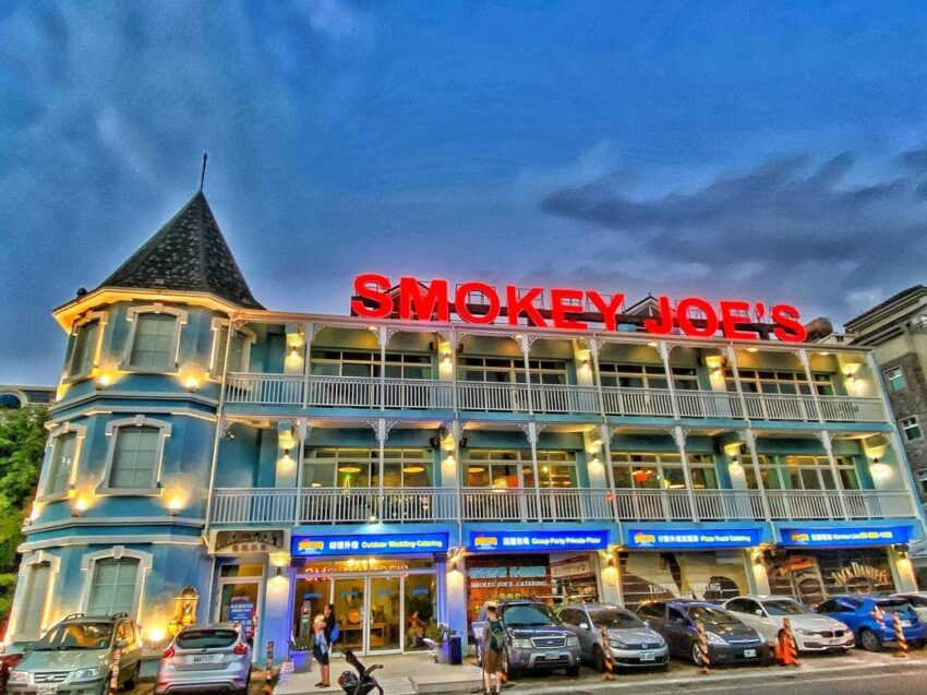 墾丁大街│異國料理,冒煙的喬墾丁大灣店,不論是披薩或墨西哥烤餅,酸、辣、鹹、香的口味,非常適合配上大杯啤酒或水果冰沙,來到熱情如火的墾丁,就是該這樣大口吃飯、大口喝酒呀! 墾丁大街 冒煙的喬墾丁大灣店