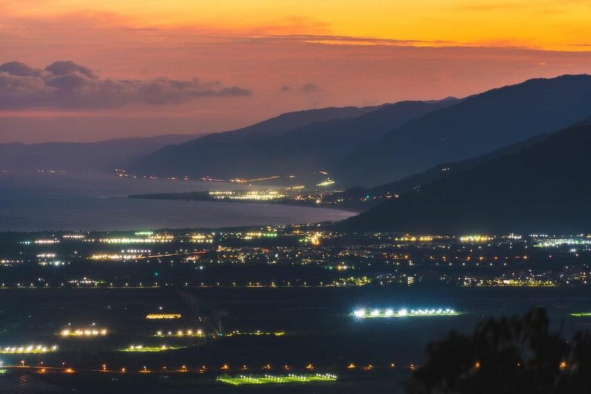 台東夜景 2022台東夜景|情侶約會必看!推薦11個台東夜景,讓你在星空之下來場浪漫的約會 台東夜景 2022 台東夜景 四格山