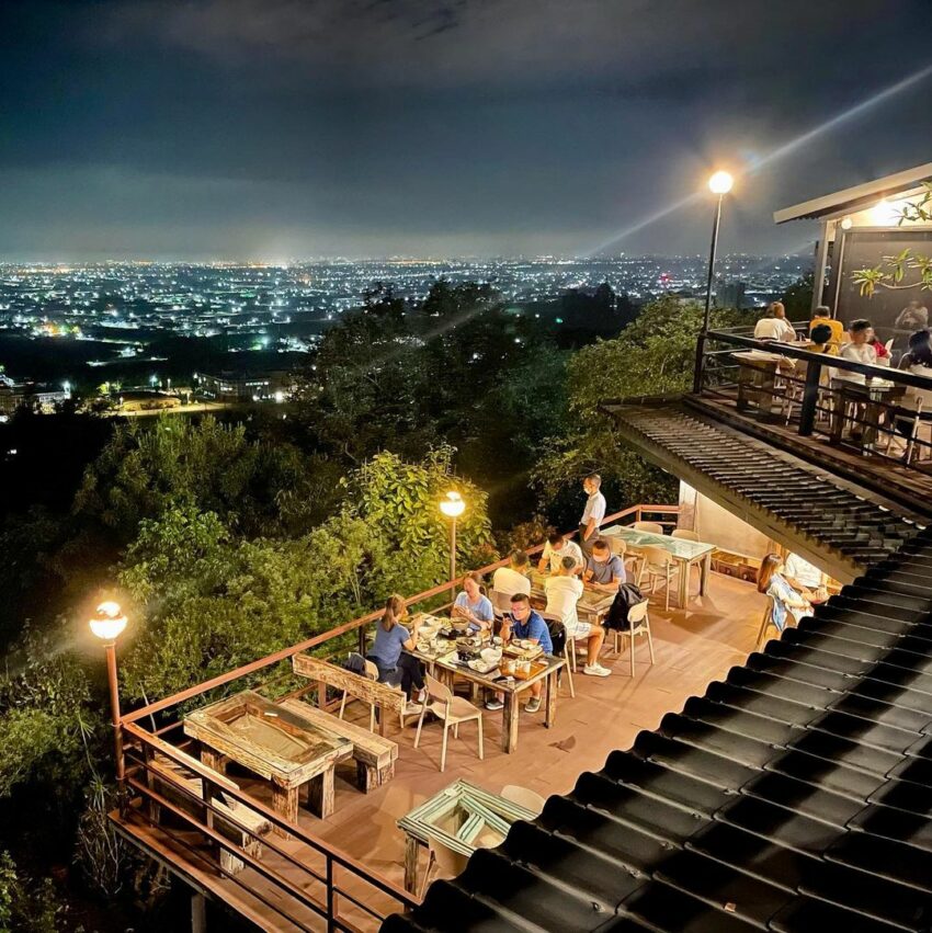 高雄夜景 坐看雲起時人文空間