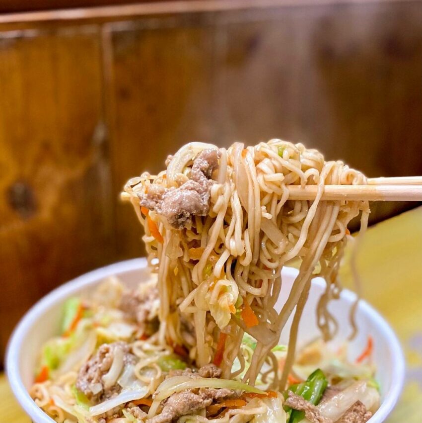 高雄夜市 阿彬炒麵屋 吉林店