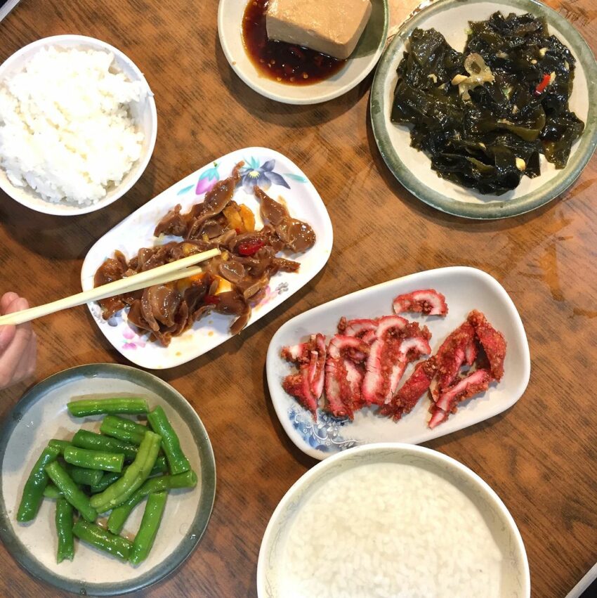 宜蘭宵夜 | #4金三角清粥小菜,大半夜不想吃得太負擔的時候,金三角清粥小菜便是一個好選擇,一碗清淡的粥,再點上幾份小菜,菜色雖然簡單,卻也是這樣帶著樸實味道的家常菜,才能讓人一吃再吃 宜蘭宵夜 | #4金三角清粥小菜,大半夜不想吃得太負擔的時候,金三角清粥小菜便是一個好選擇,一碗清淡的粥,再點上幾份小菜,菜色雖然簡單,卻也是這樣帶著樸實味道的家常菜,才能讓人一吃再吃