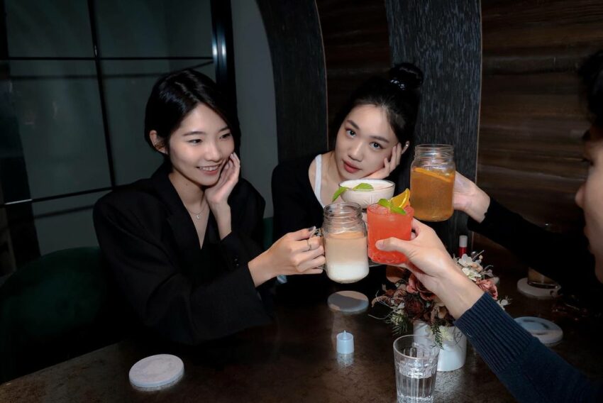 嘉義景點 最新【桃園酒吧】推薦10間特色酒吧、餐酒館,沉醉在夜色桃園之中! 嘉義景點 2023 桃園酒吧 玖迴.feisiang,桃園酒吧,中壢酒吧, 桃園酒吧推薦, 桃園水母餐酒館, 酒吧桃園, 酒吧中壢, 桃園音樂酒吧, 中壢酒吧推薦, 桃園酒吧喝到飽, 中壢pub, 桃園火車站酒吧, 桃園區酒吧, 中壢運動酒吧, 桃園市區酒吧, 桃園駐唱酒吧, 桃園空中酒吧, 桃園推薦酒吧, 桃園酒吧唱歌, 桃園世足酒吧, 桃園暢飲酒吧, 桃園藝文特區酒吧, 桃園一個人酒吧, 桃園喝酒的地方, 桃園酒吧暢飲, 中壢調酒, 桃園中壢酒吧, 桃園市酒吧, 桃園區餐酒館, 一點酒意中壢菜單, 桃園唱歌酒吧, 桃園車站酒吧, 桃園調酒喝到飽, 桃園三民路酒吧, 中壢推薦酒吧, 中壢喝酒的地方, 桃園八德酒吧, 中壢駐唱酒吧, 一點酒意菜單中壢, 桃園跨年酒吧, 桃園經國路酒吧, 音樂酒吧桃園, 和逸飯店桃園酒吧, 桃園現場演唱餐廳, 桃園中正路酒吧, 桃園餐酒館ptt, 中壢酒吧2023, 桃園酒吧跨年, 一點酒意桃花源菜單中壢, 桃園酒吧世足, 世足酒吧桃園, 桃園區酒吧推薦, 桃園夜市酒吧, 桃園酒吧餐廳, 桃園市酒吧推薦,